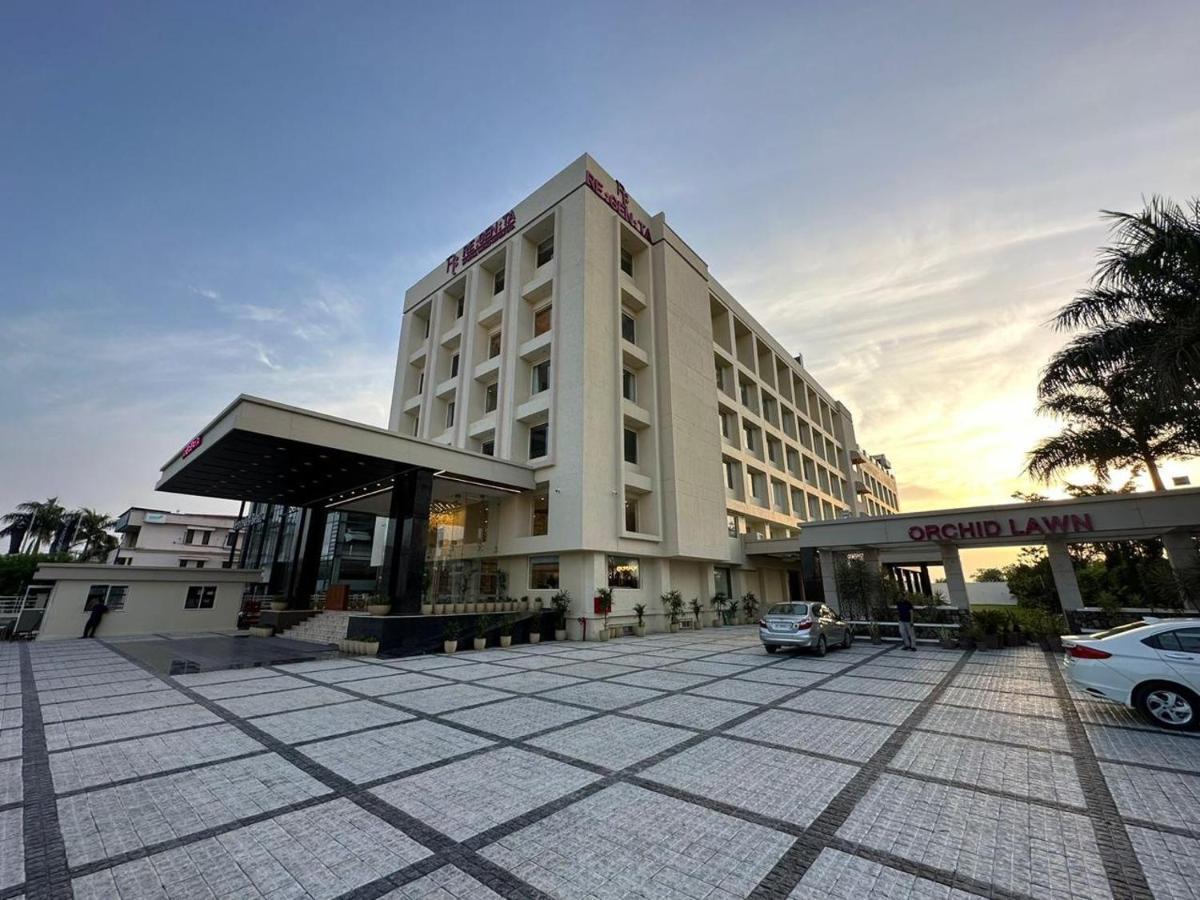 Regenta Dehradun By Royal Orchid Hotels Limited Dış mekan fotoğraf