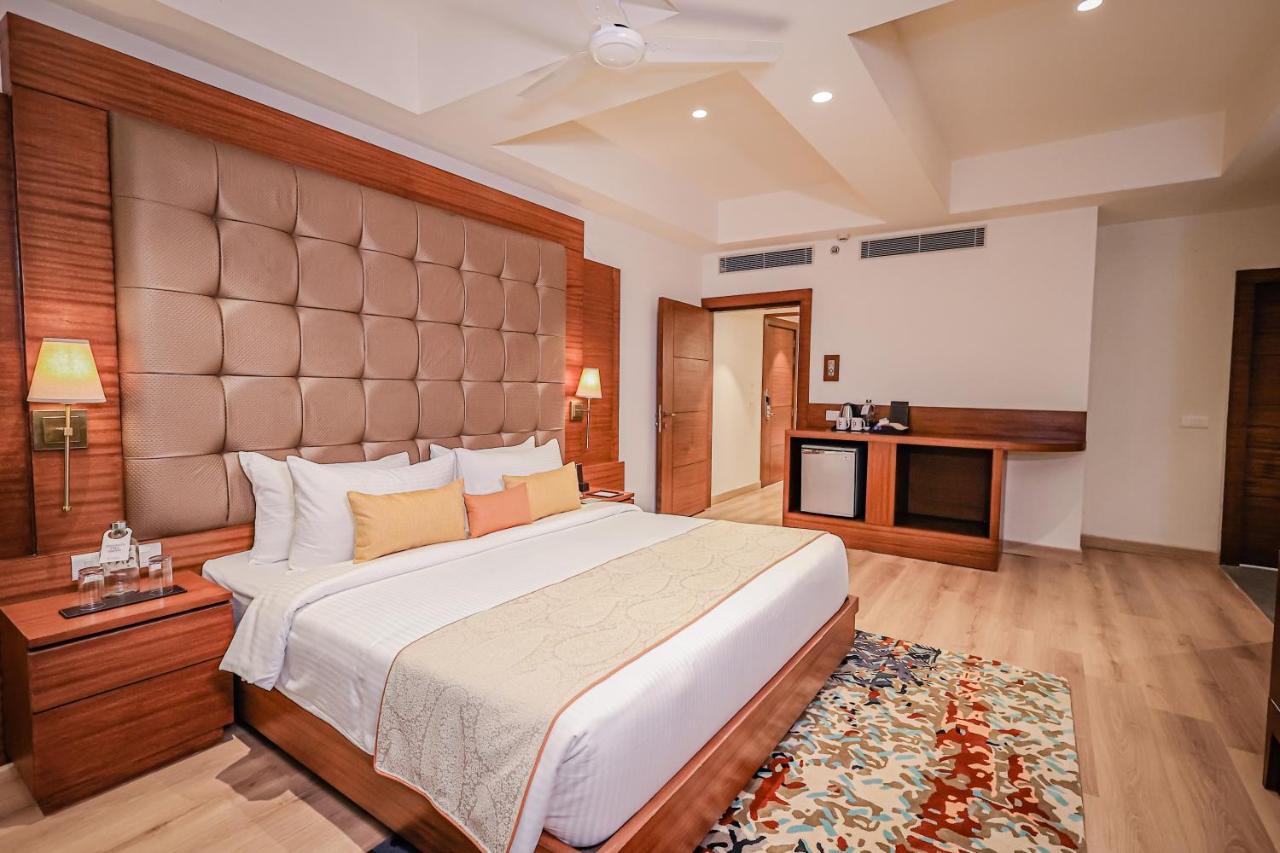 Regenta Dehradun By Royal Orchid Hotels Limited Dış mekan fotoğraf