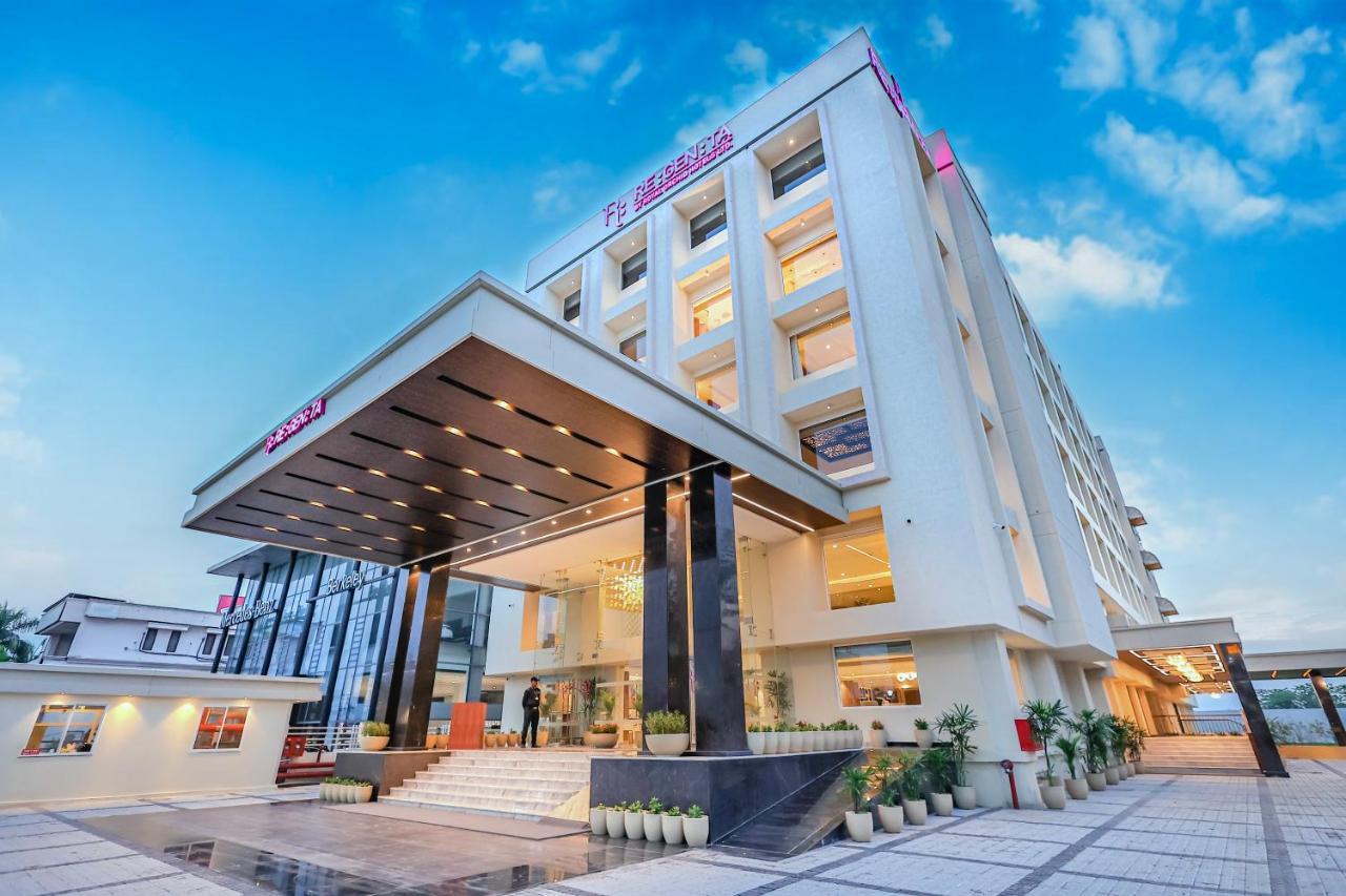 Regenta Dehradun By Royal Orchid Hotels Limited Dış mekan fotoğraf
