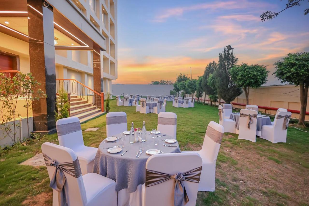 Regenta Dehradun By Royal Orchid Hotels Limited Dış mekan fotoğraf