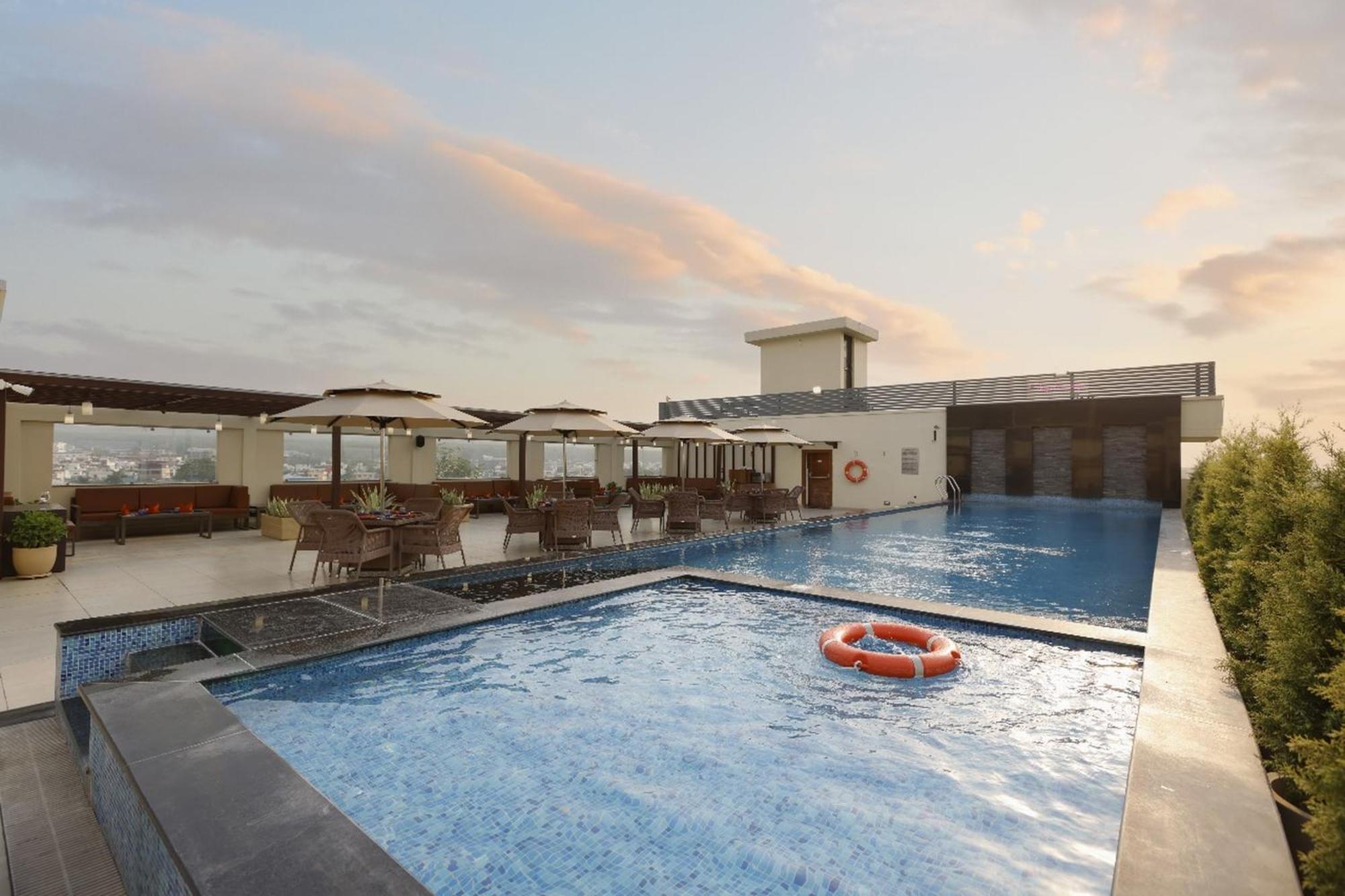 Regenta Dehradun By Royal Orchid Hotels Limited Dış mekan fotoğraf