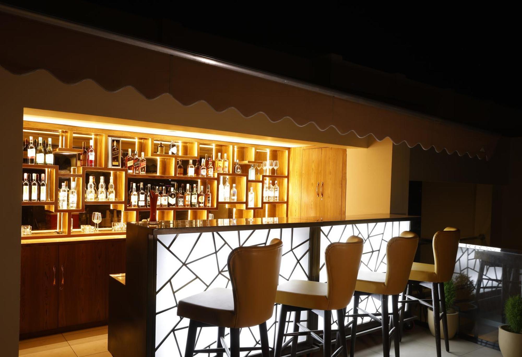 Regenta Dehradun By Royal Orchid Hotels Limited Dış mekan fotoğraf